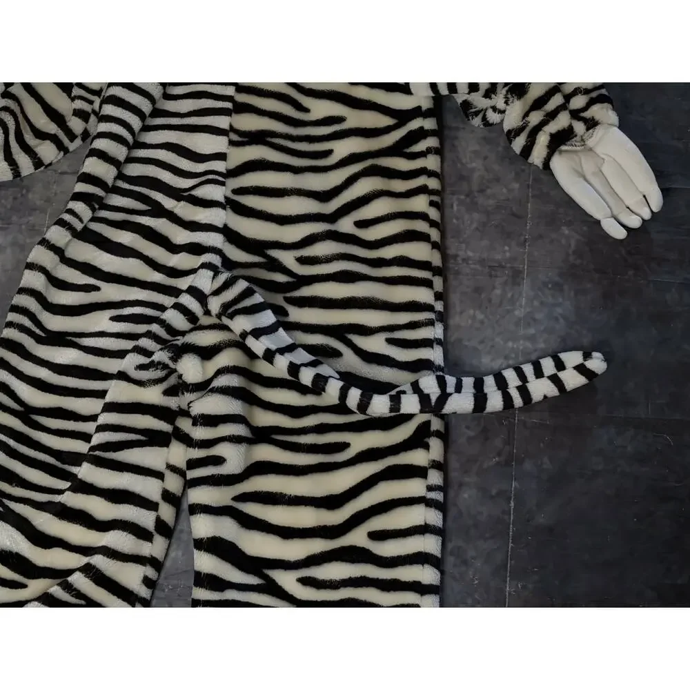 White Tiger Halloween Costume Union Suit Kids Size 5-6 (44”) Cosplay